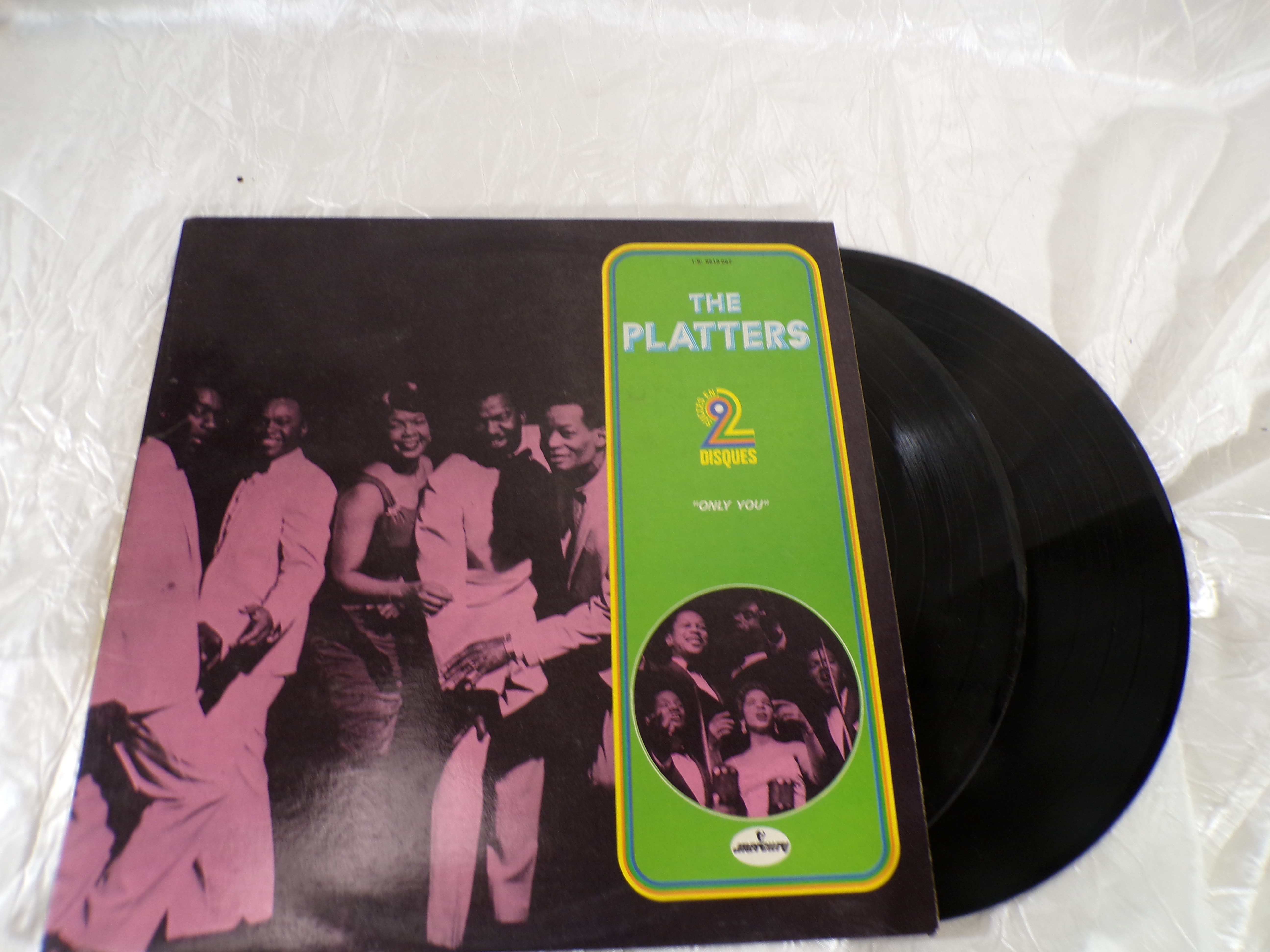 Vinyle The Platters "double album (comme indiqué par le logo "Succès en 2 Disques") regroupe leurs plus grands standards de l'époque Doo-wop et Early Pop" Très bon état - Vue 3 - 